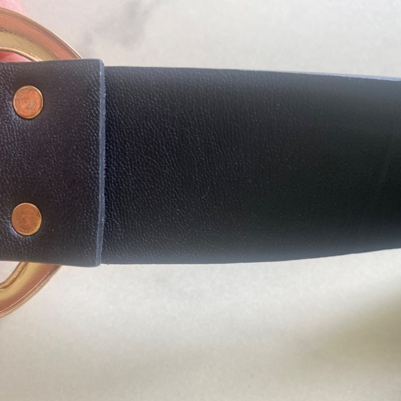 Black leather belt with gold buckle - Picture 3 of 4